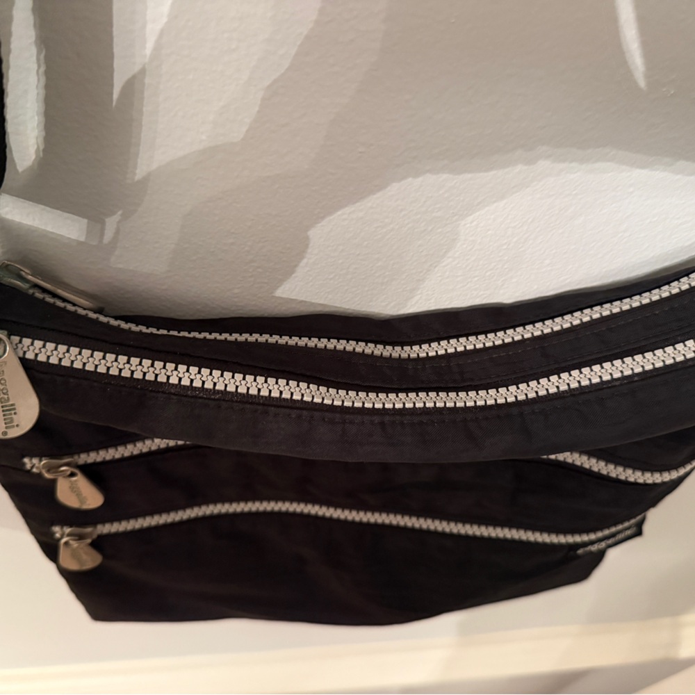 Baggallini Bag Black Nylon Crossbody Bag Triple Zip Travel Purse - Picture 7 of 8